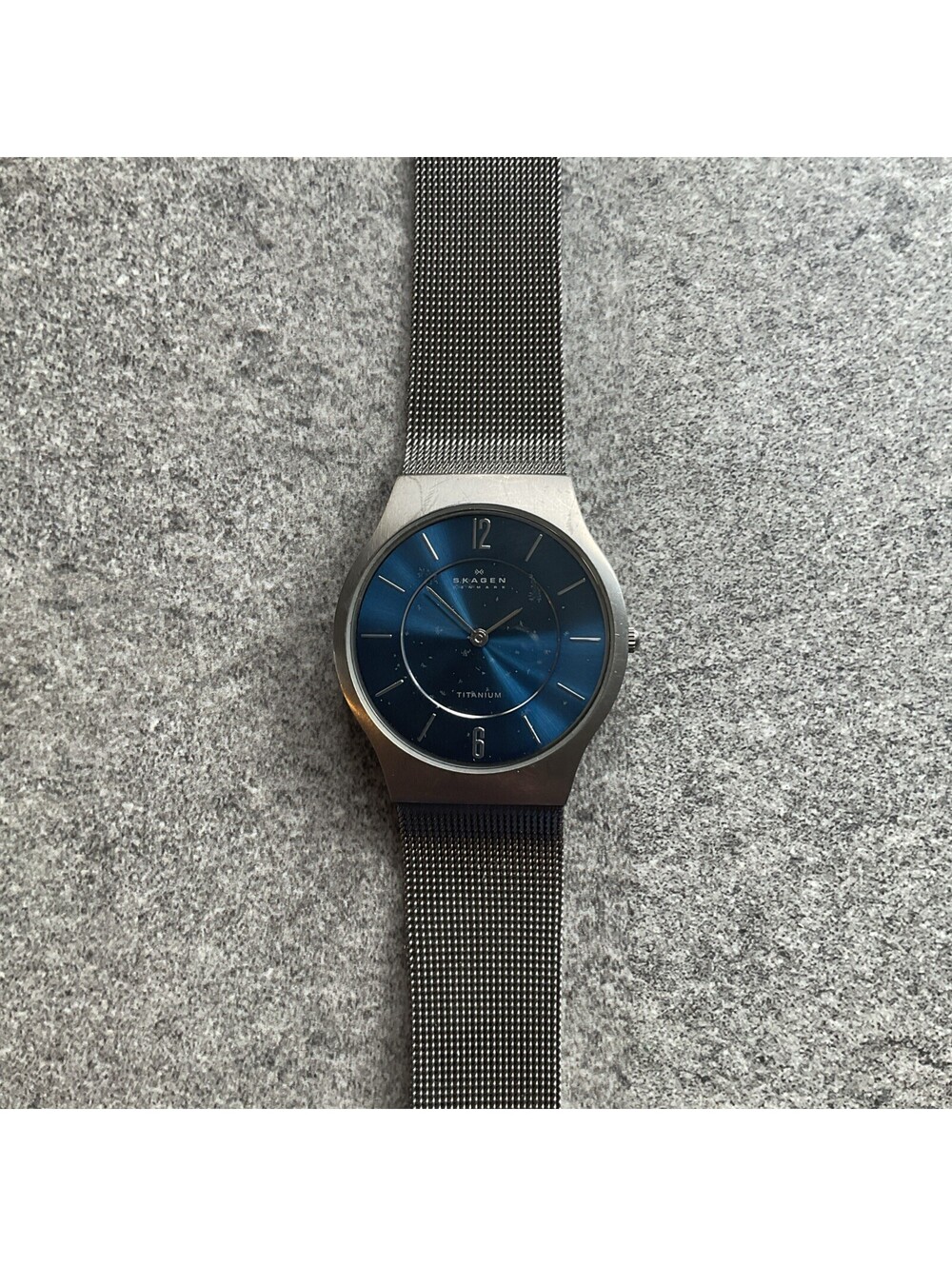 Skagen 233LTTN Titanium Blue Dial Minimalist Slim Steel Mesh Band Watch 34mm B-P